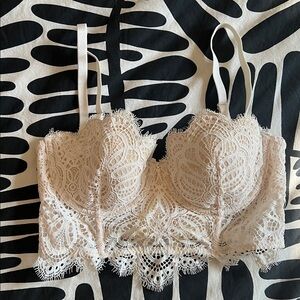 NWOT Victoria’s Secret off-white lace Bustier 34C